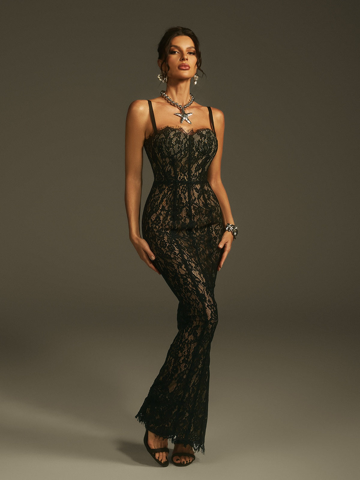 Paola™ | Vestido de encaje elegante con tirantes para bodas y eventos